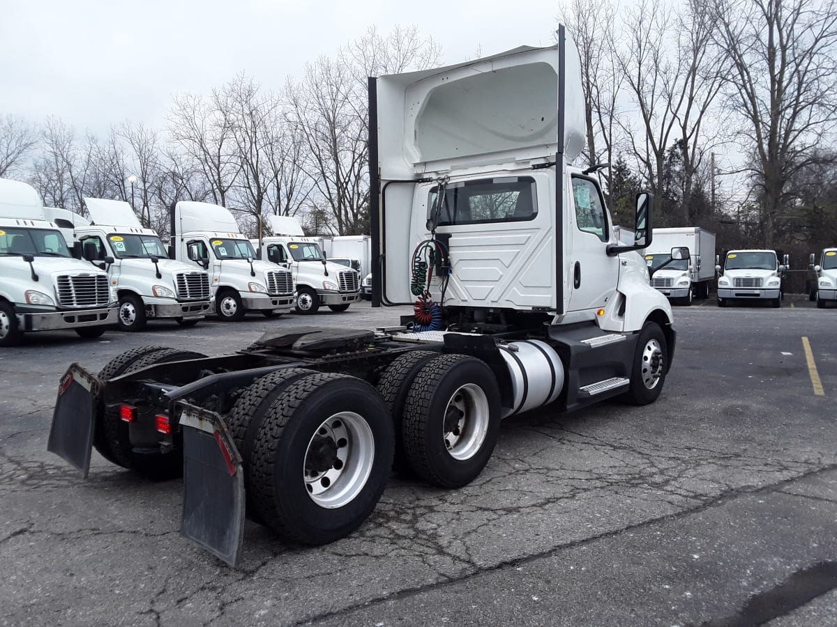 2018 Navistar International LT625 DAYCAB T/A 784792