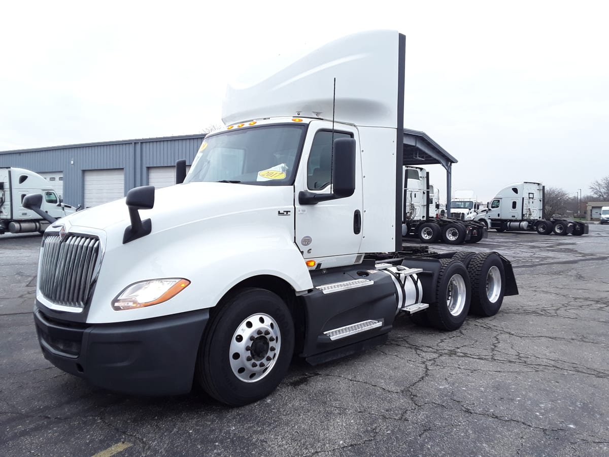 2018 Navistar International LT625 DAYCAB T/A 784792