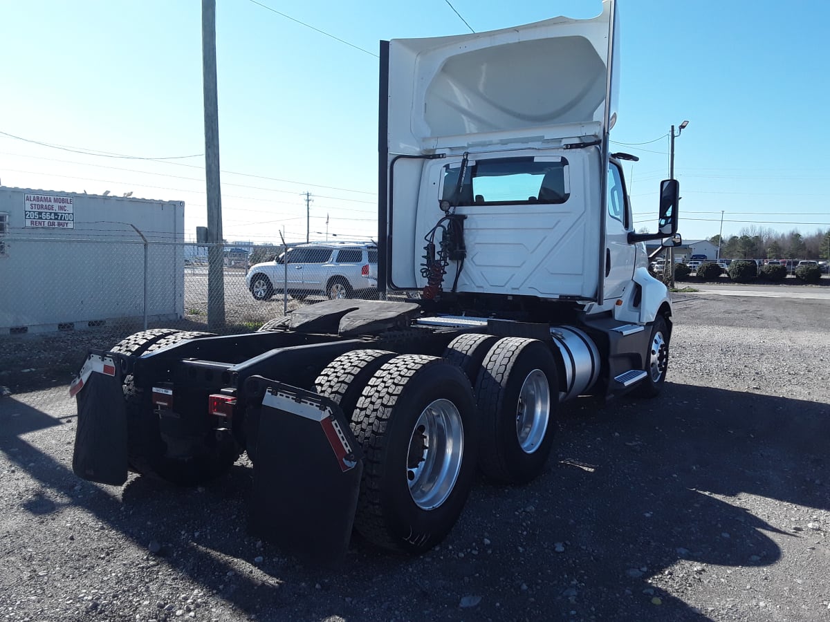 2018 Navistar International LT625 DAYCAB T/A 784916