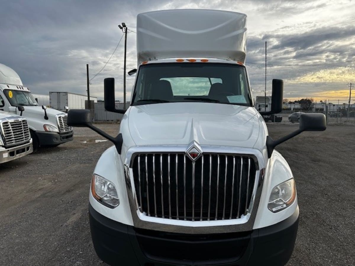 2018 Navistar International LT625 DAYCAB T/A 784919