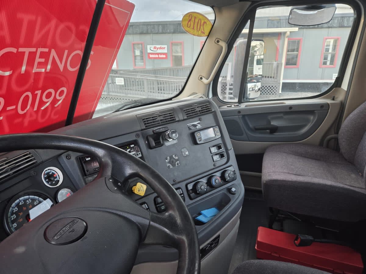 2018 Freightliner - image 7
