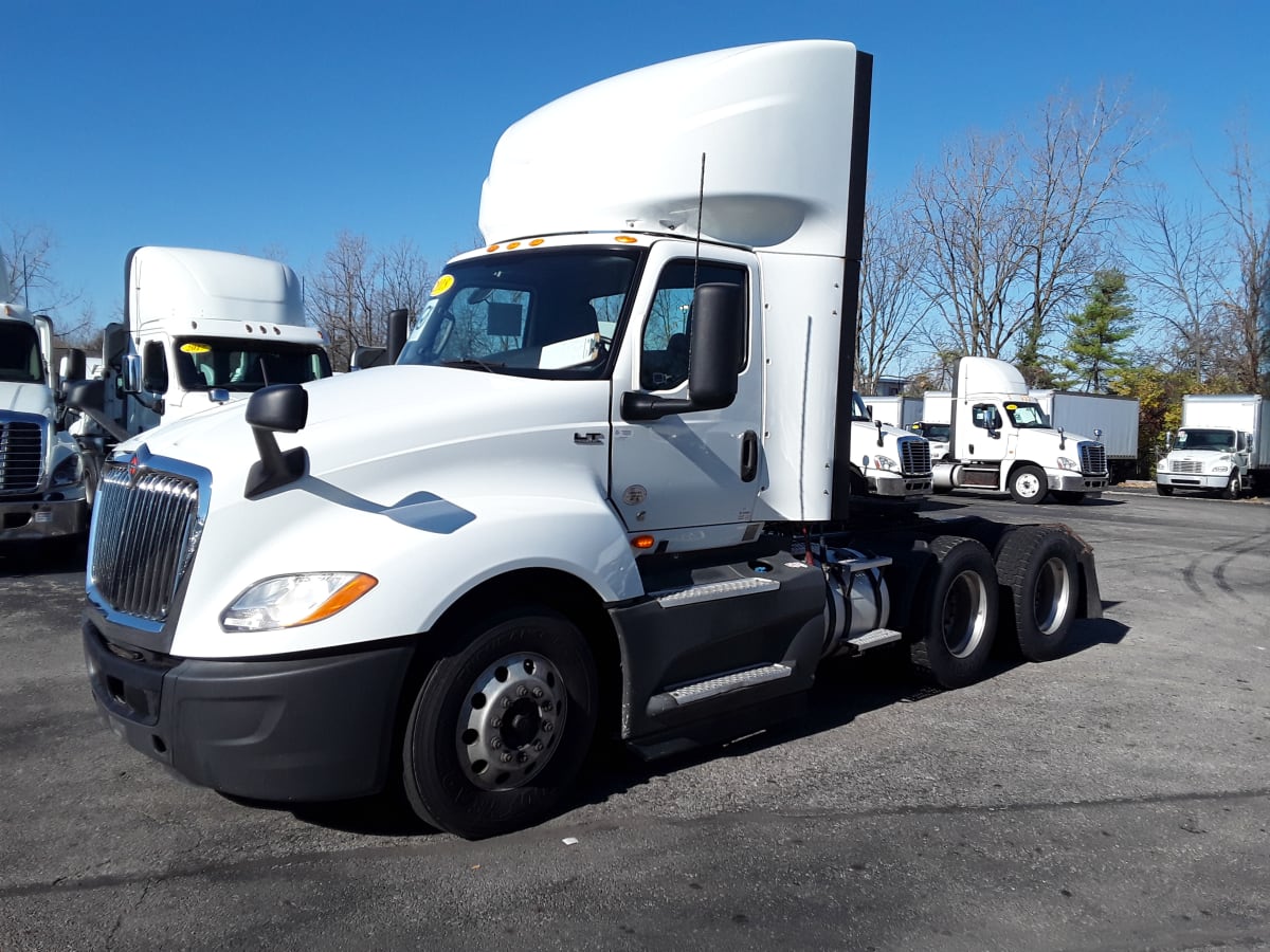 2018 Navistar International LT625 DAYCAB T/A 785007