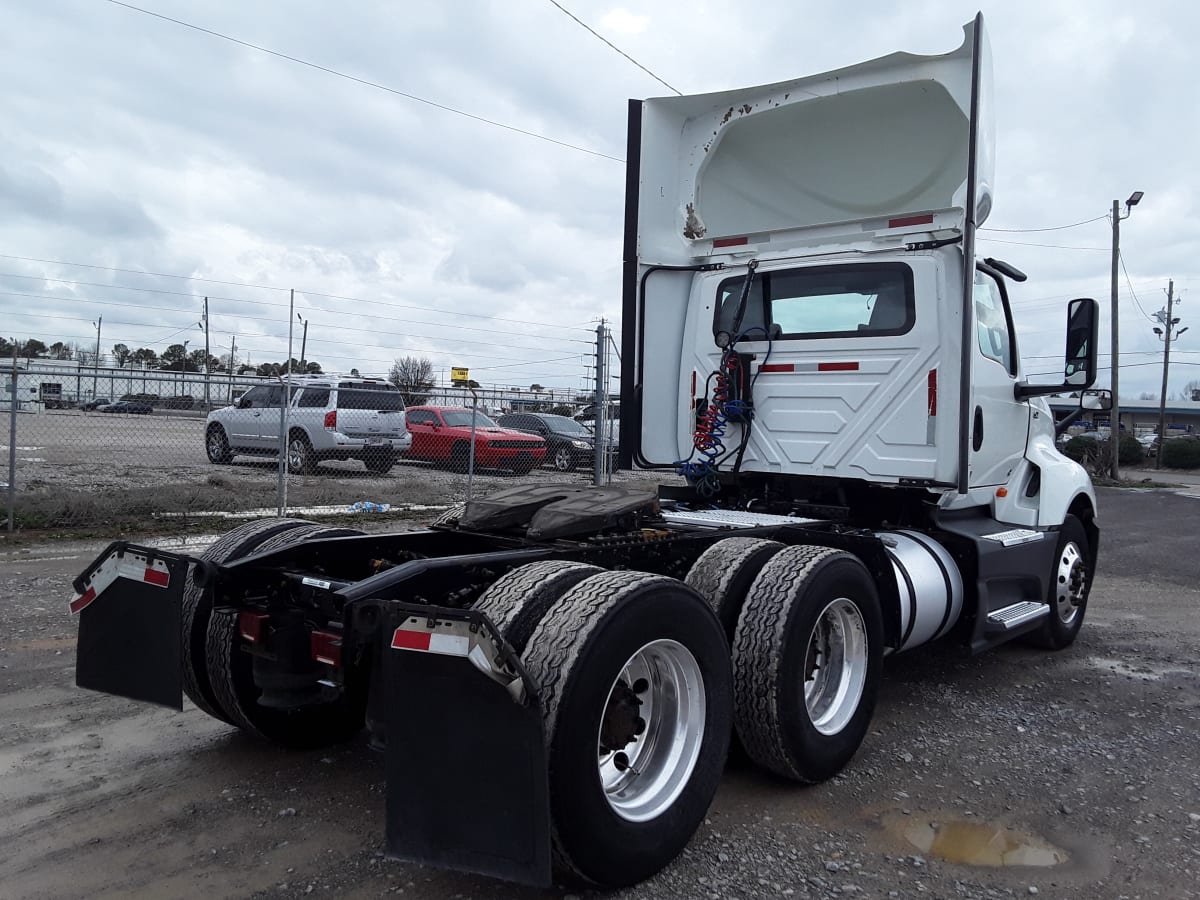 2018 Navistar International LT625 DAYCAB T/A 785008