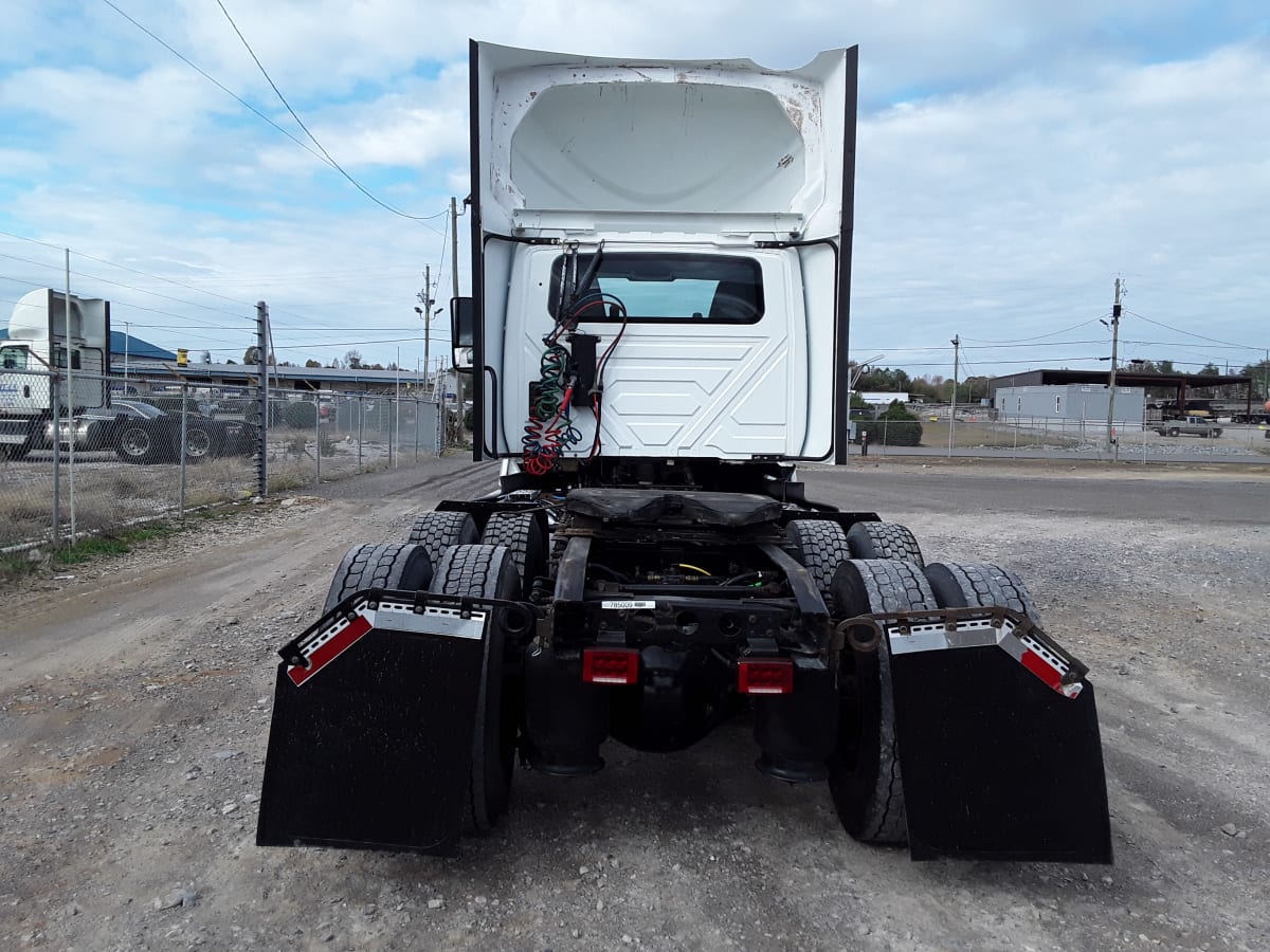 2018 Navistar International LT625 DAYCAB T/A 785009