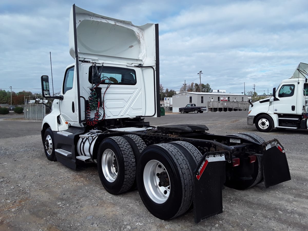 2018 Navistar International LT625 DAYCAB T/A 785009