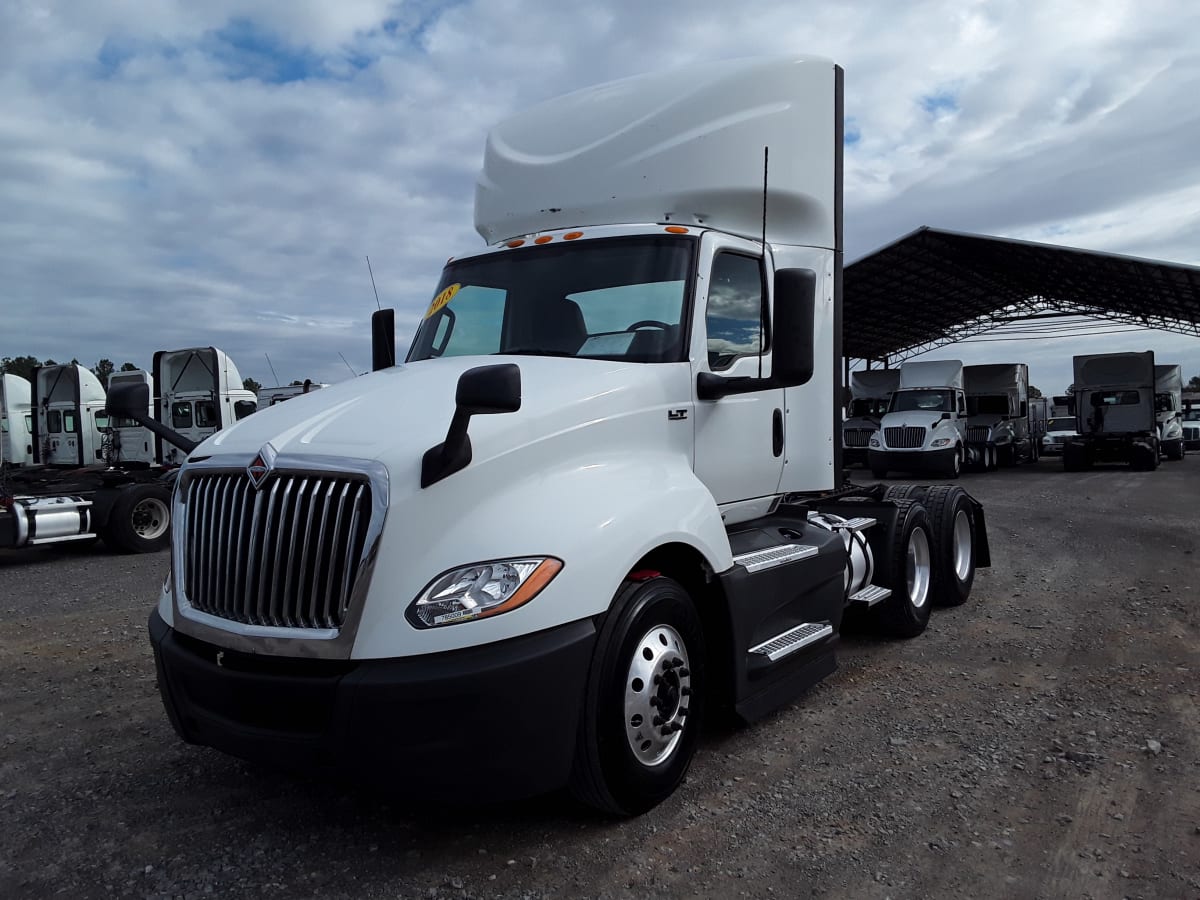 2018 Navistar International LT625 DAYCAB T/A 785009