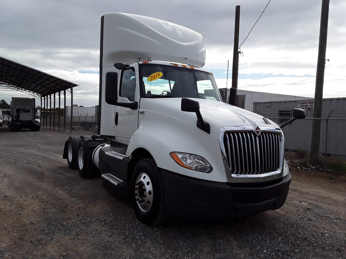 2018 Navistar International LT625 DAYCAB T/A 785009