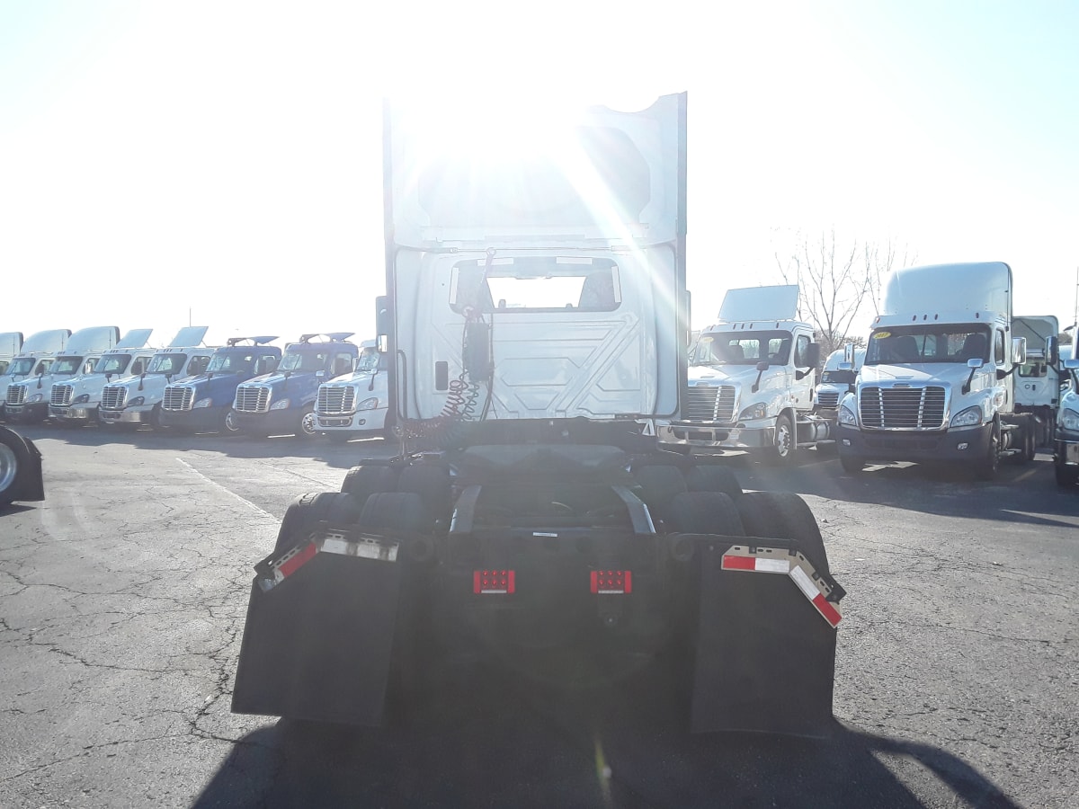 2018 Navistar International LT625 DAYCAB T/A 785010