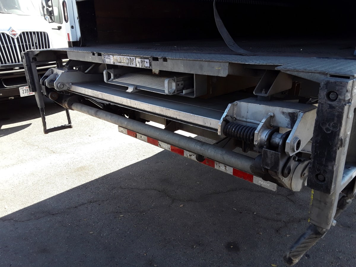 2018 Freightliner/Mercedes M2 106 785183