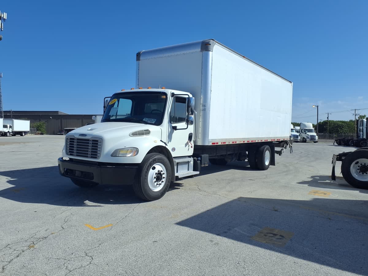 2018 Freightliner/Mercedes M2 106 785207 2018 Freightliner/Mercedes M2 106 785207