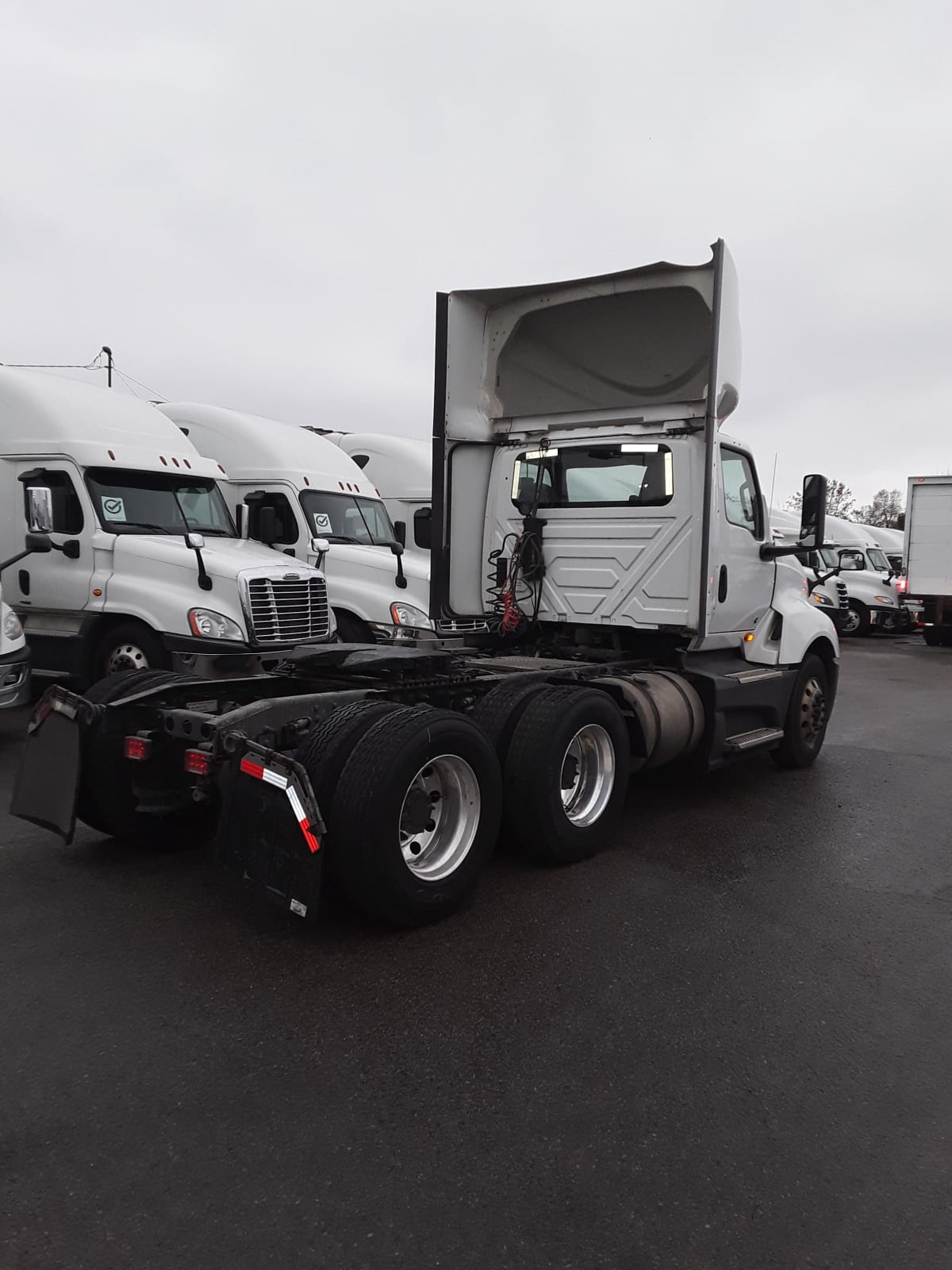 2018 Navistar International LT625 DAYCAB T/A 785251