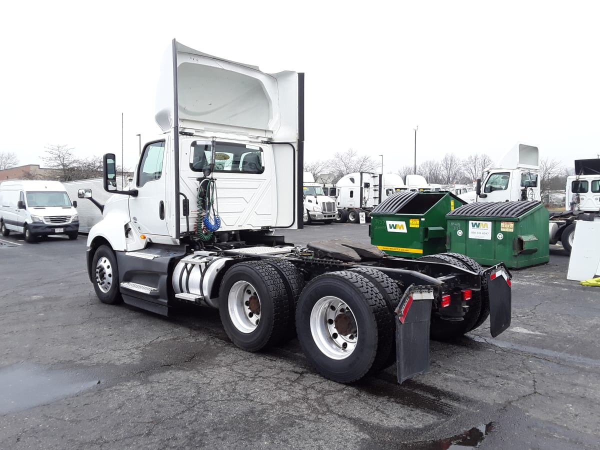 2018 Navistar International LT625 DAYCAB T/A 785252