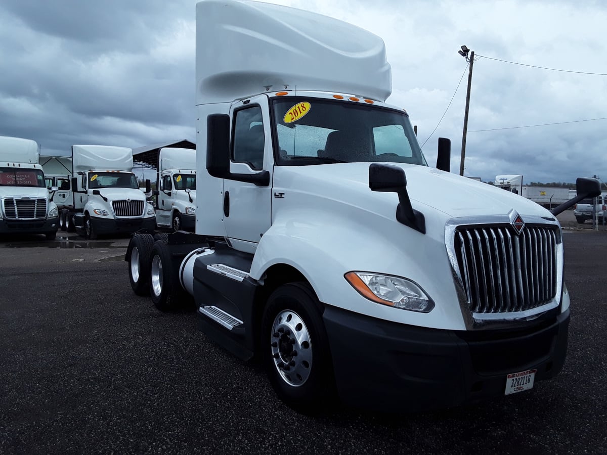 2018 Navistar International LT625 DAYCAB T/A 785292