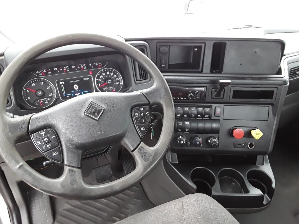 2018 Navistar International LT625 DAYCAB T/A 785325