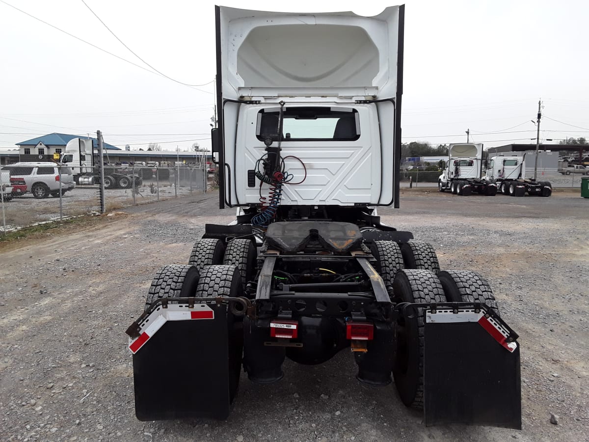 2018 Navistar International LT625 DAYCAB T/A 785325