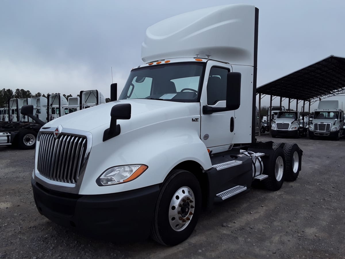 2018 Navistar International LT625 DAYCAB T/A 785325