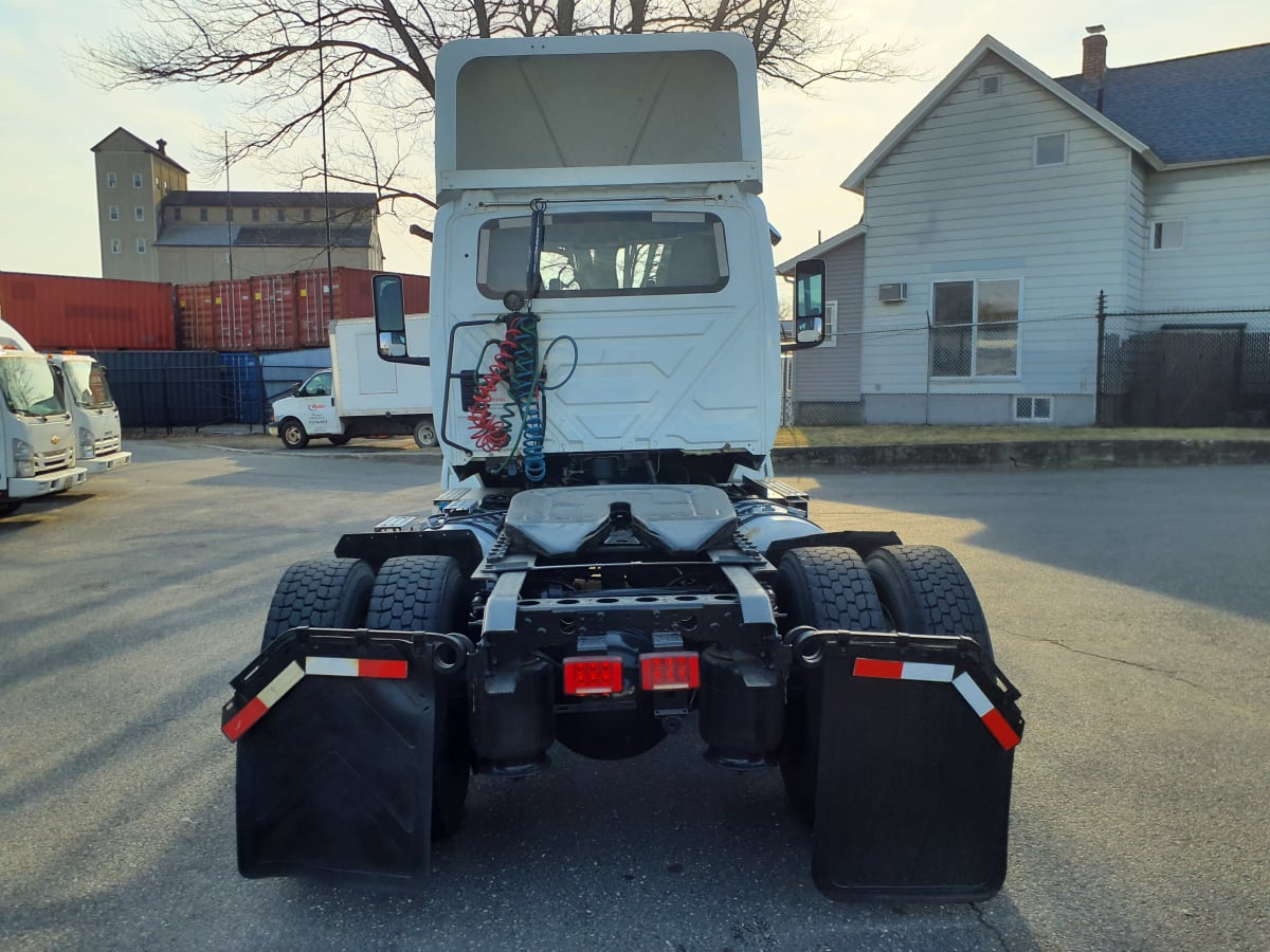 2018 Navistar International LT625 DAYCAB S/A 785349