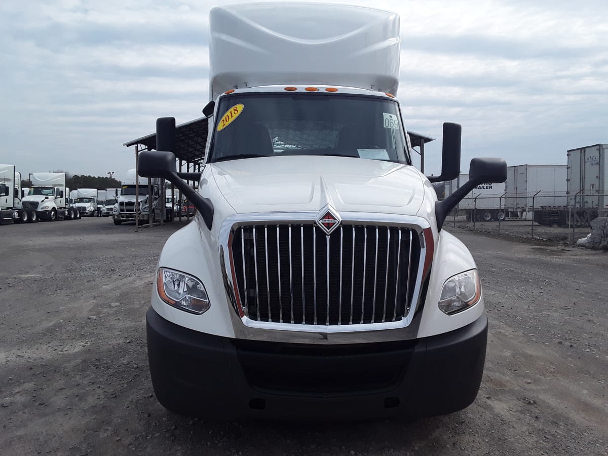 2018 Navistar International LT625 DAYCAB T/A 785405