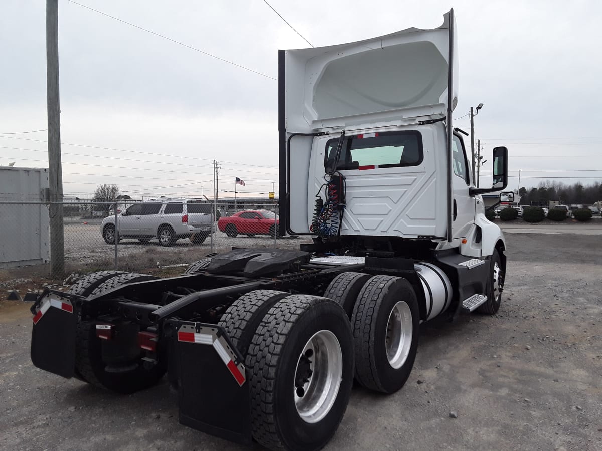 2018 Navistar International LT625 DAYCAB T/A 785406