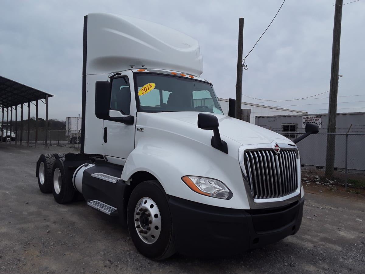 2018 Navistar International LT625 DAYCAB T/A 785406