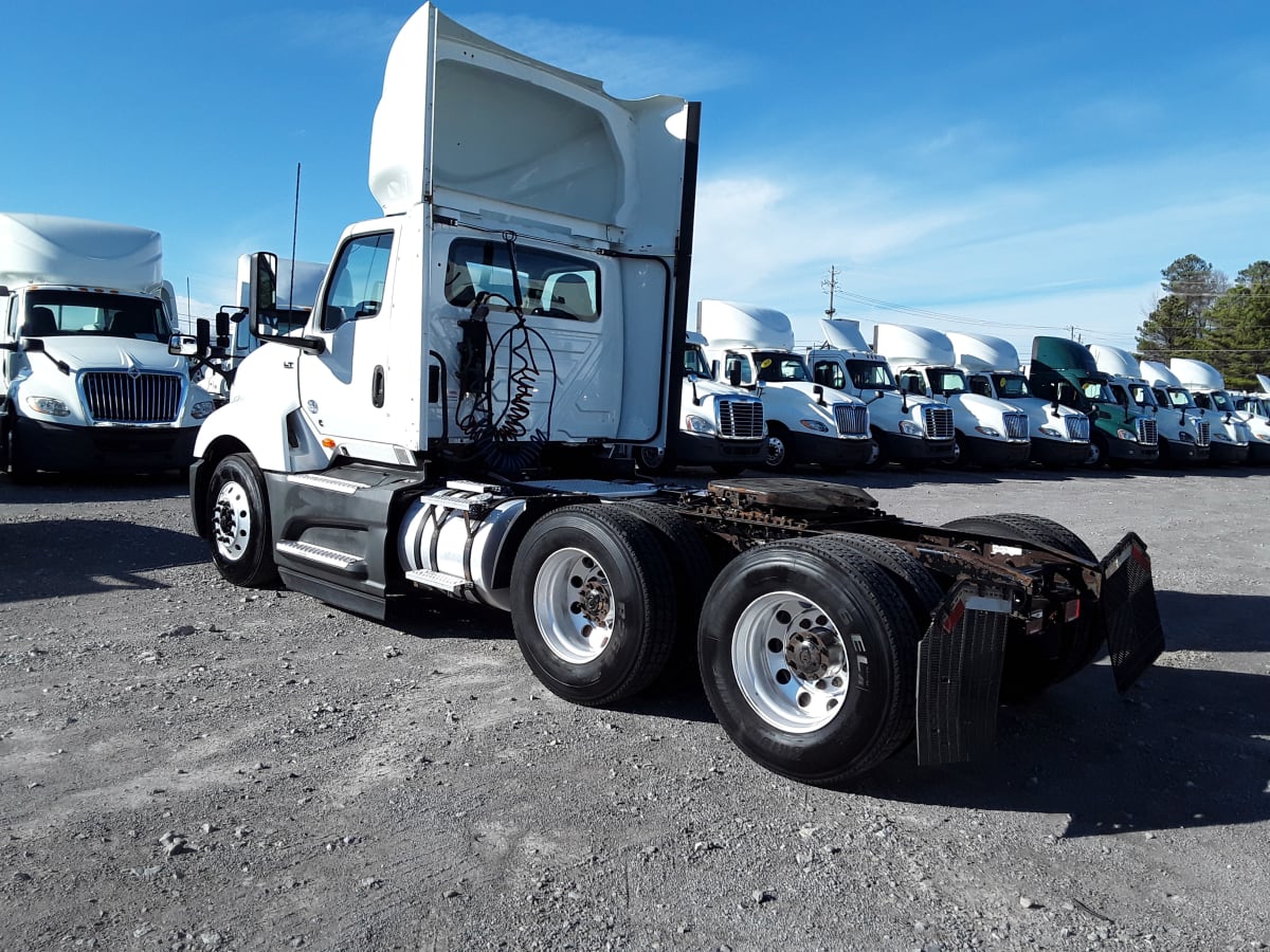 2018 Navistar International LT625 DAYCAB T/A 785408