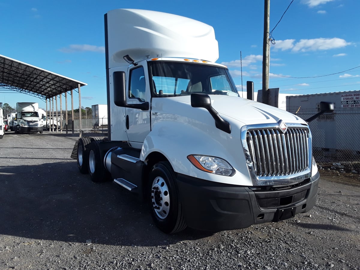 2018 Navistar International LT625 DAYCAB T/A 785408