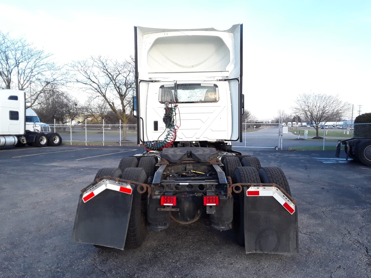 2018 Navistar International LT625 DAYCAB T/A 785594