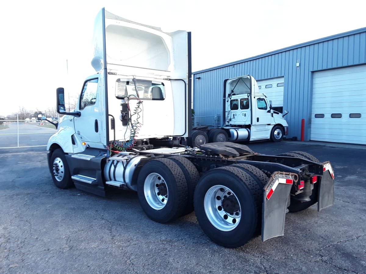 2018 Navistar International LT625 DAYCAB T/A 785594