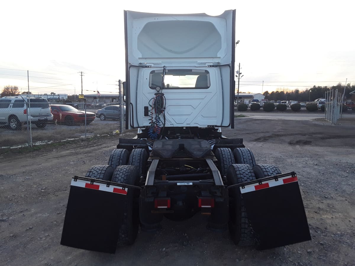 2018 Navistar International LT625 DAYCAB T/A 785596