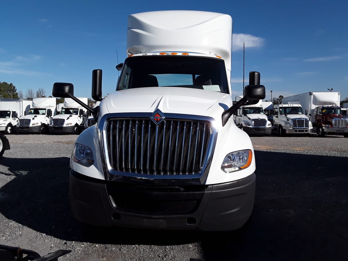 2018 Navistar International LT625 DAYCAB T/A 785597