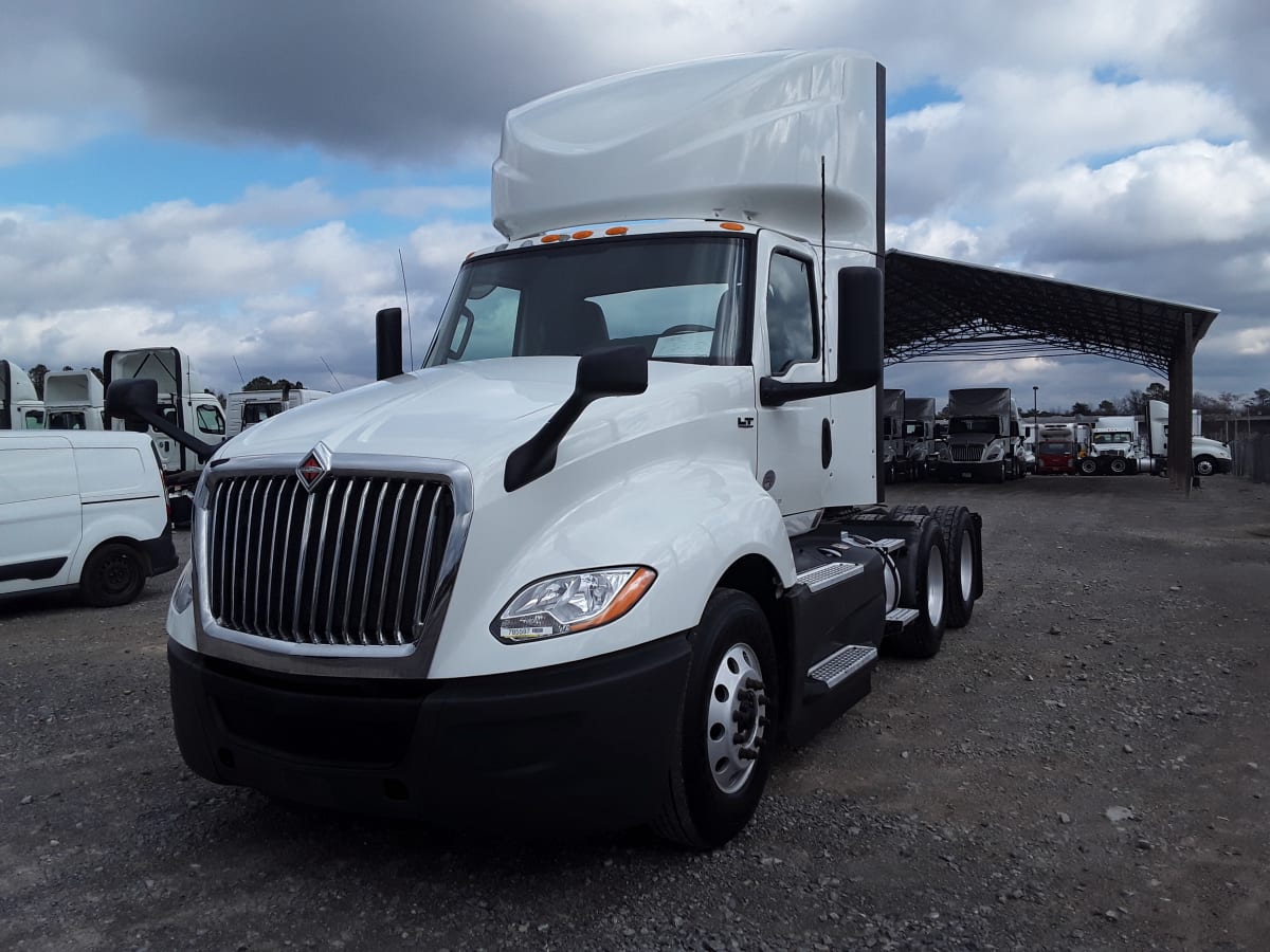 2018 Navistar International LT625 DAYCAB T/A 785597