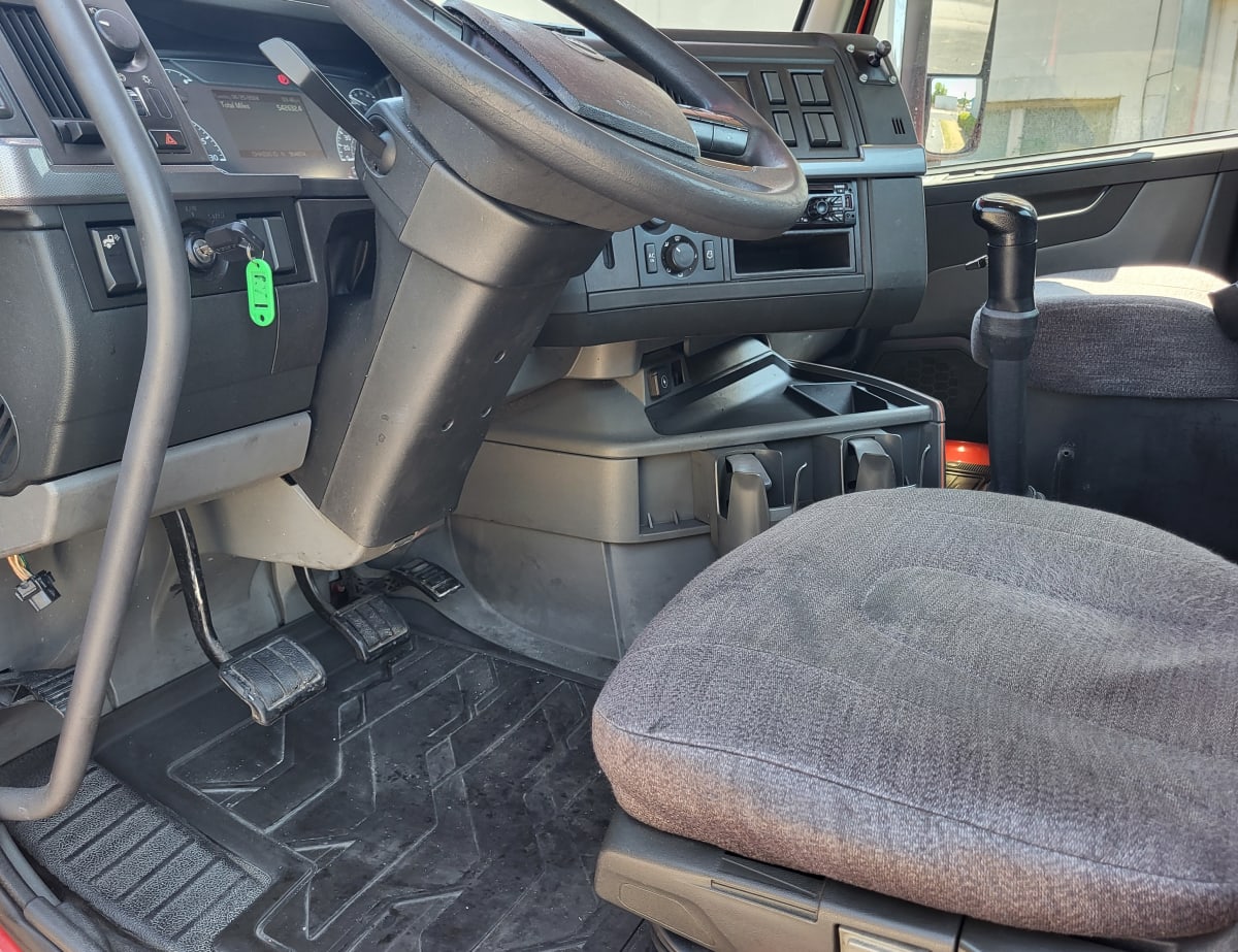 2019 Volvo VNL64TRACTOR 785662