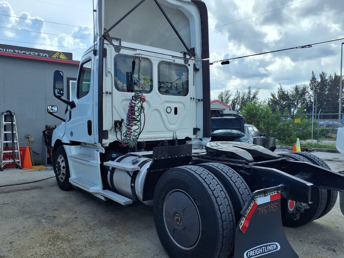 2019 Freightliner - image 6