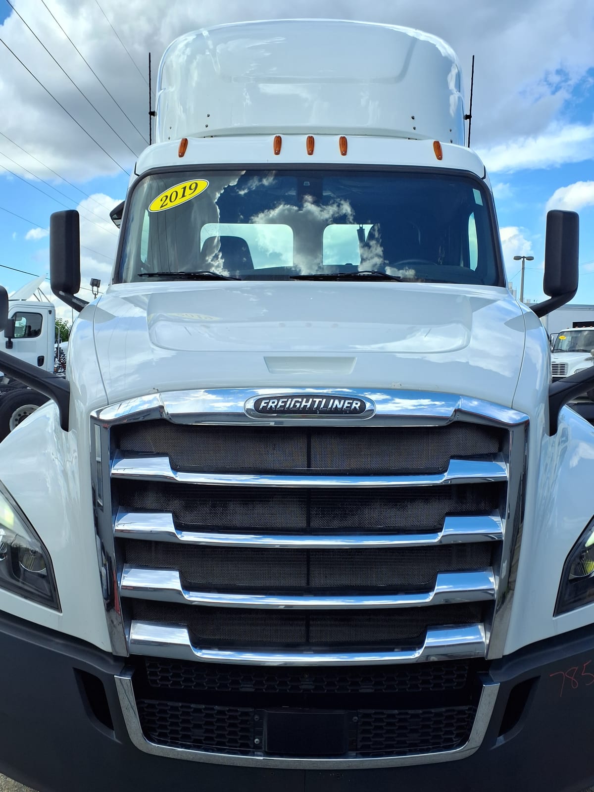 2019 Freightliner - image 2