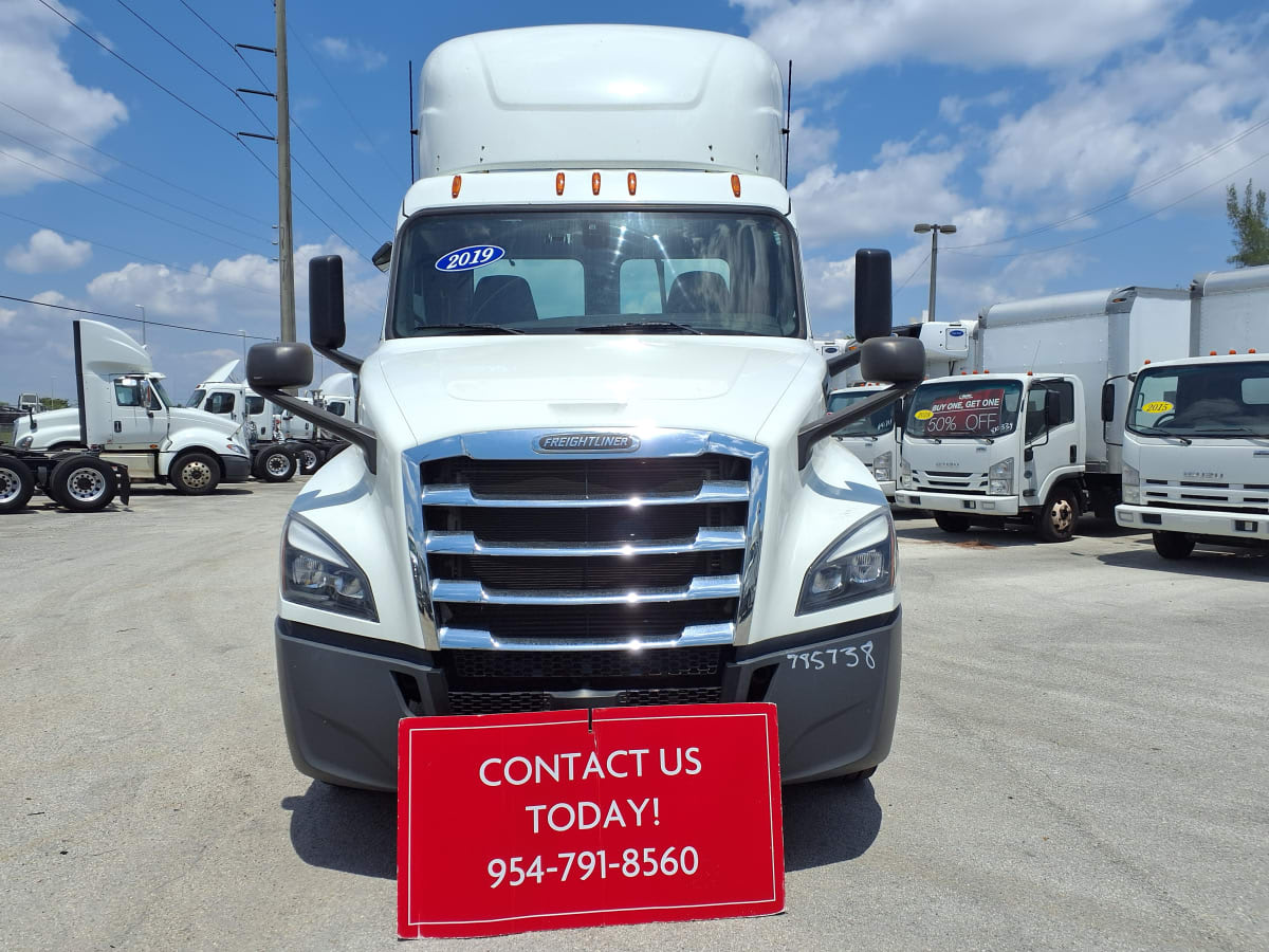 2019 Freightliner - image 2