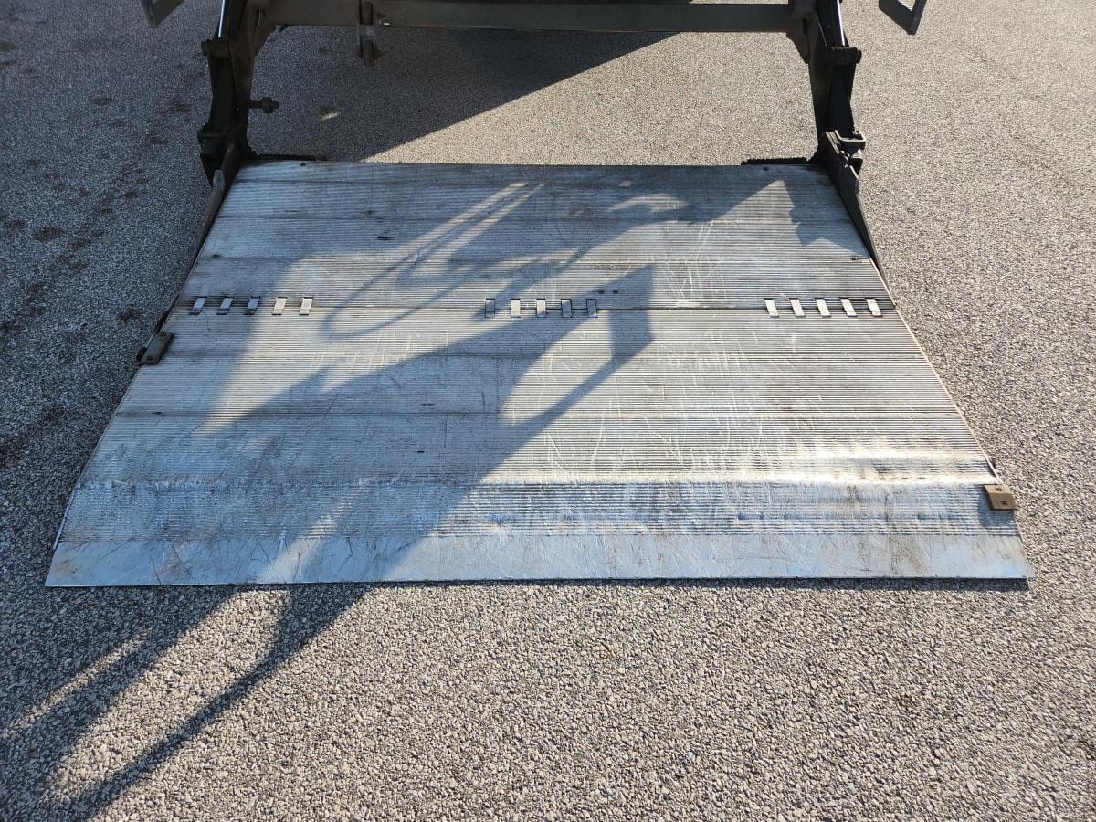 2018 Freightliner/Mercedes M2 106 785830