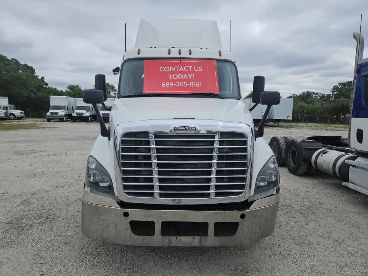 2018 Freightliner - image 2