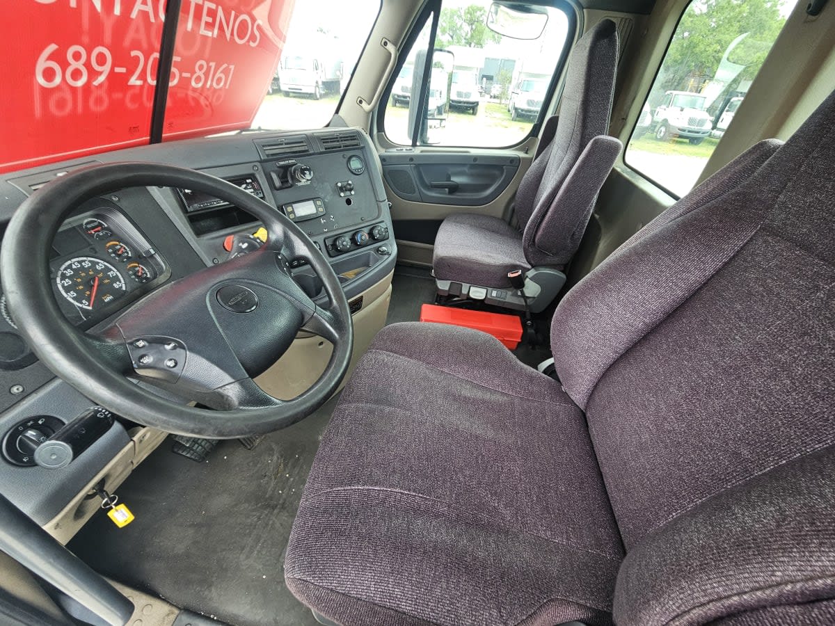 2018 Freightliner - image 7