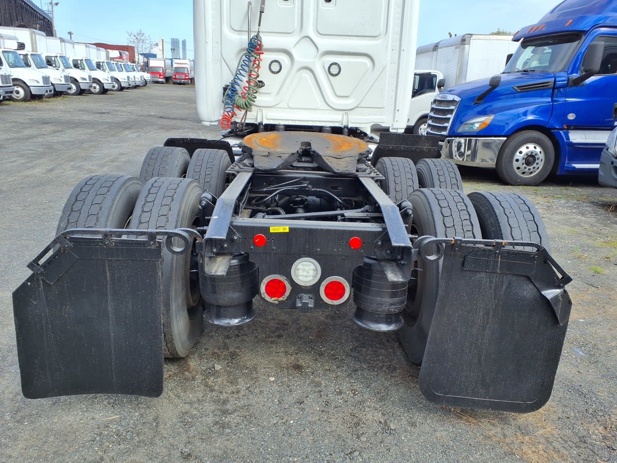 2018 Freightliner - image 5