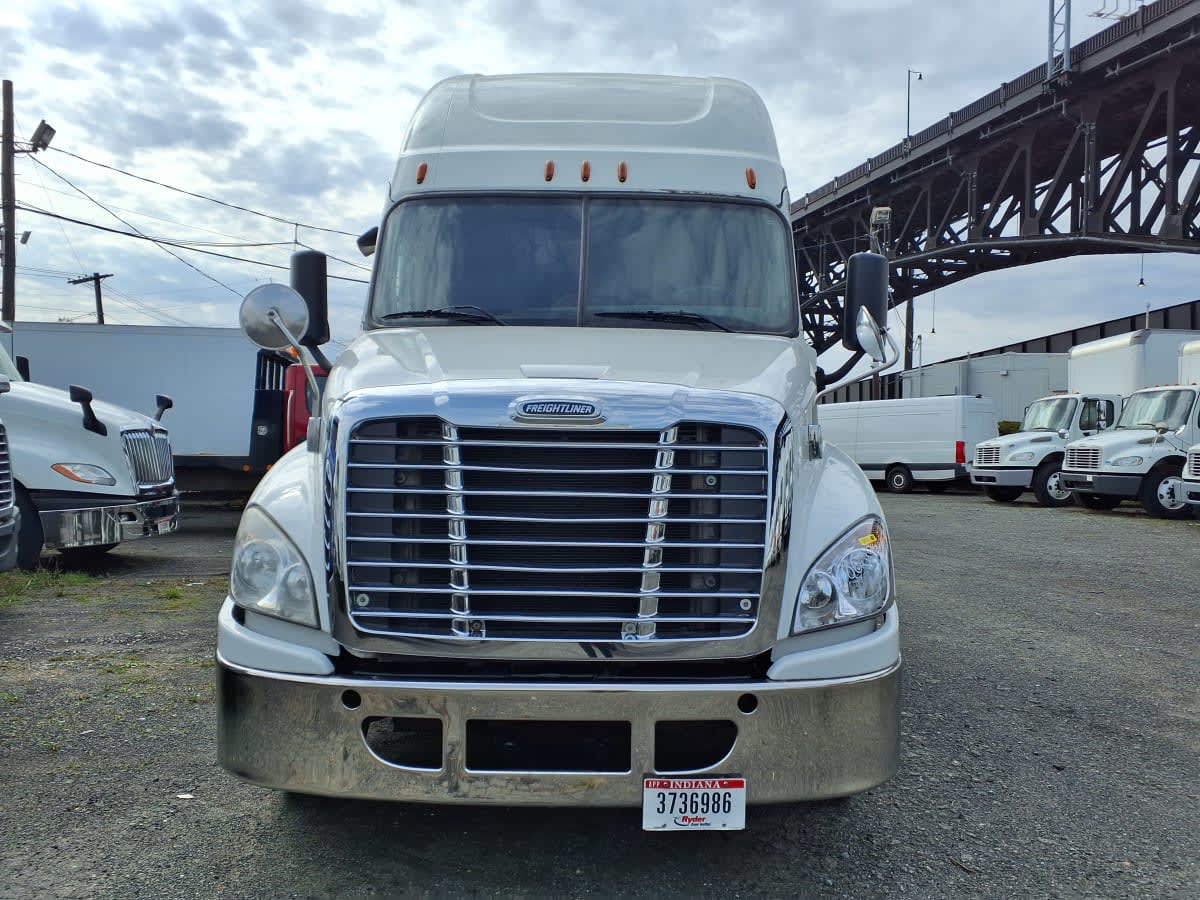 2018 Freightliner - image 2
