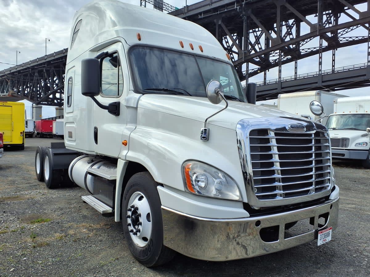 2018 Freightliner - image 1