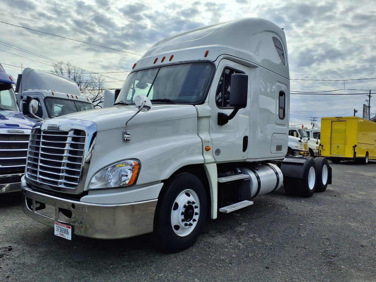 2018 Freightliner - image 3