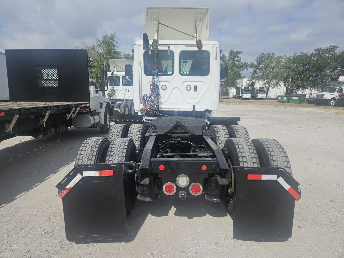 2018 Freightliner - image 5