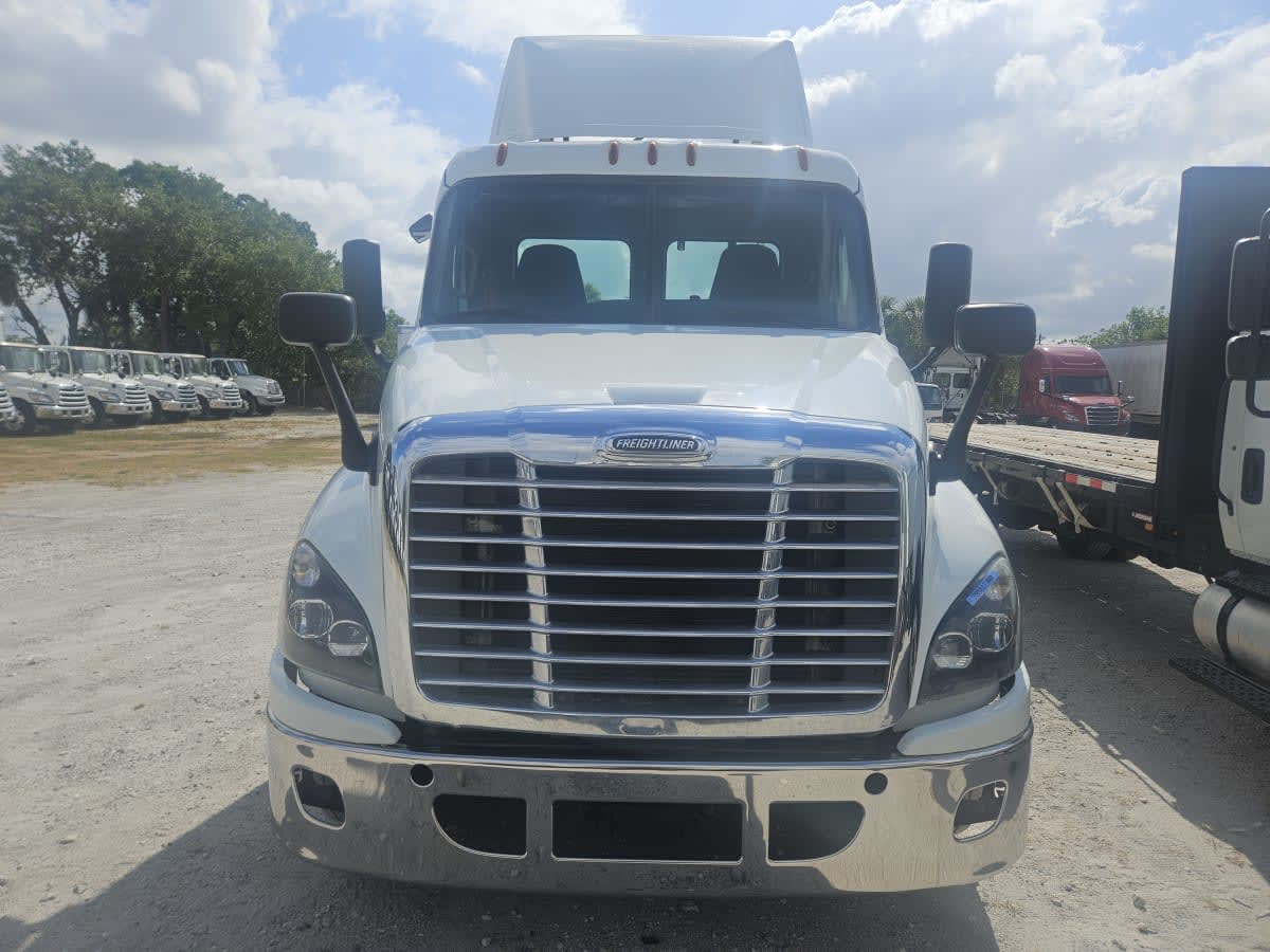 2018 Freightliner - image 2