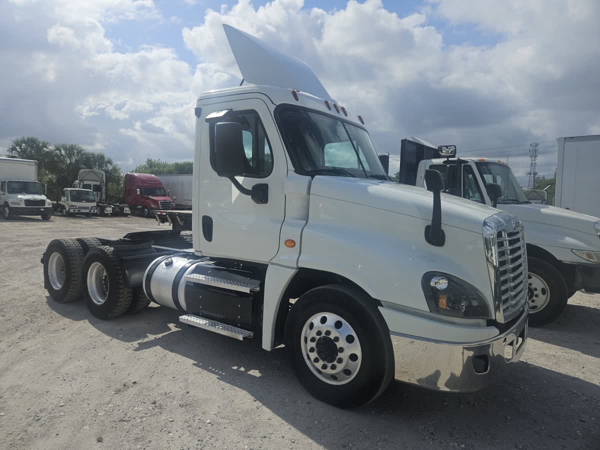 2018 Freightliner - image 3