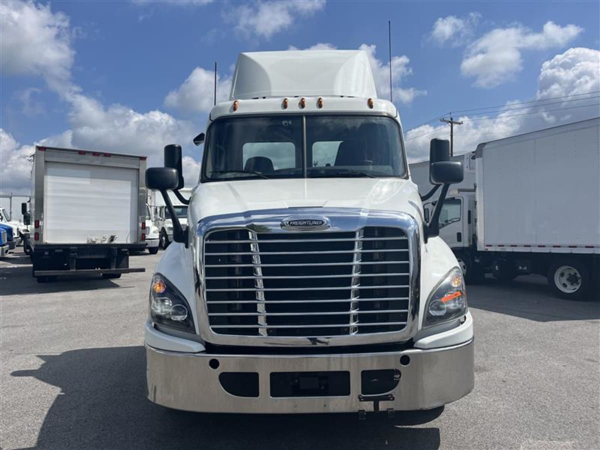 2018 Freightliner - image 2
