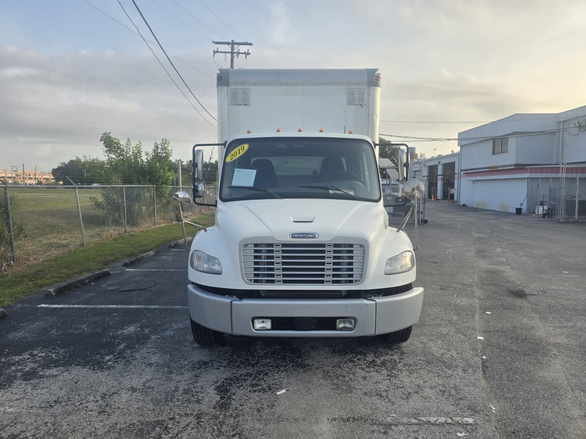 2019 Freightliner M2 106 in Tampa, FL — photo 2