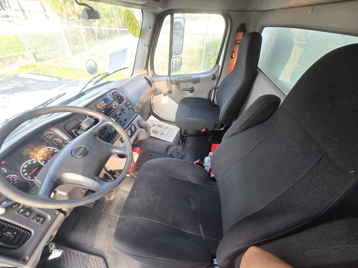 2019 Freightliner M2 106 in Tampa, FL — photo 7