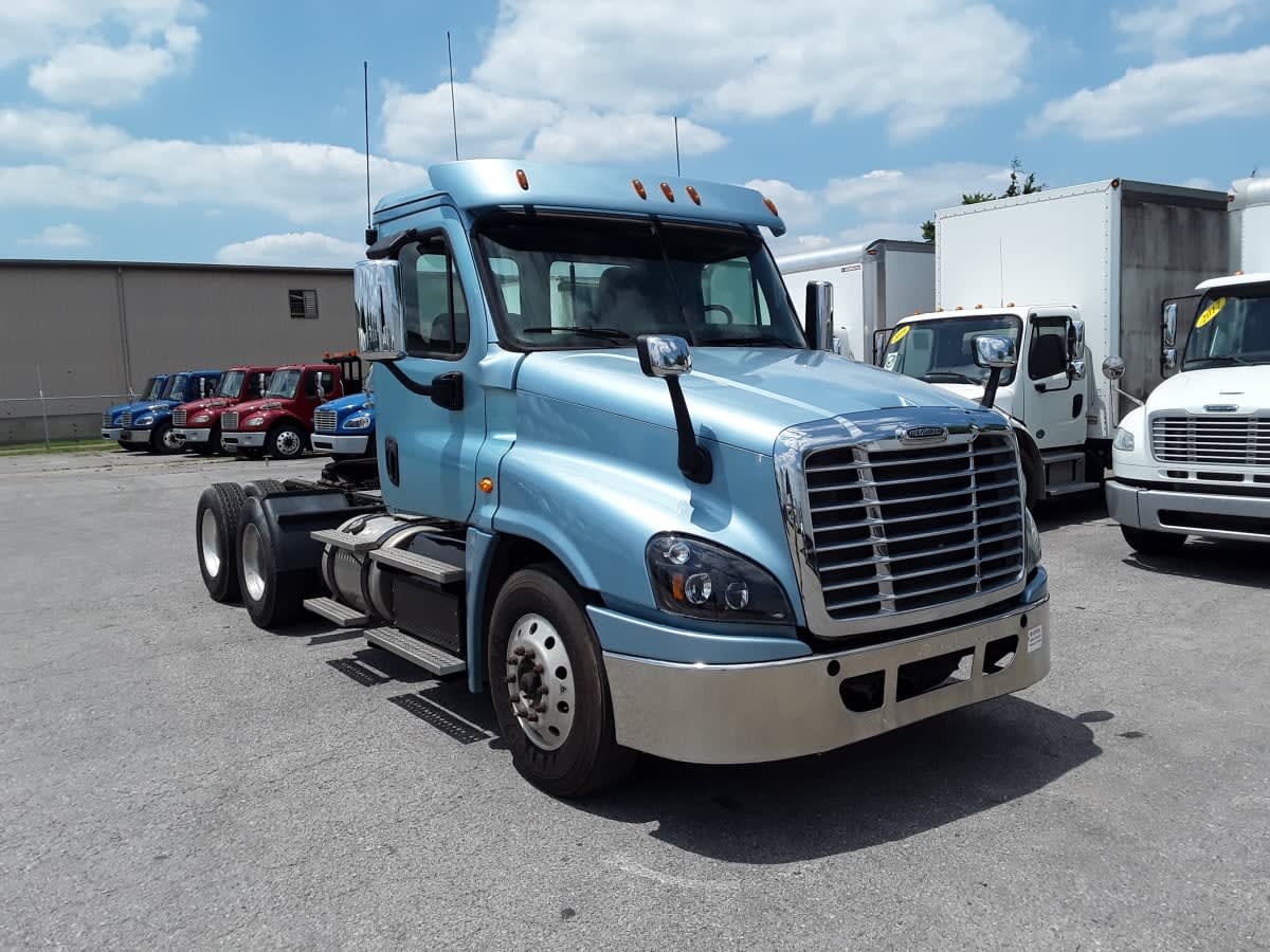 2018 Freightliner Cascadia in La Vergne, TN — photo 3