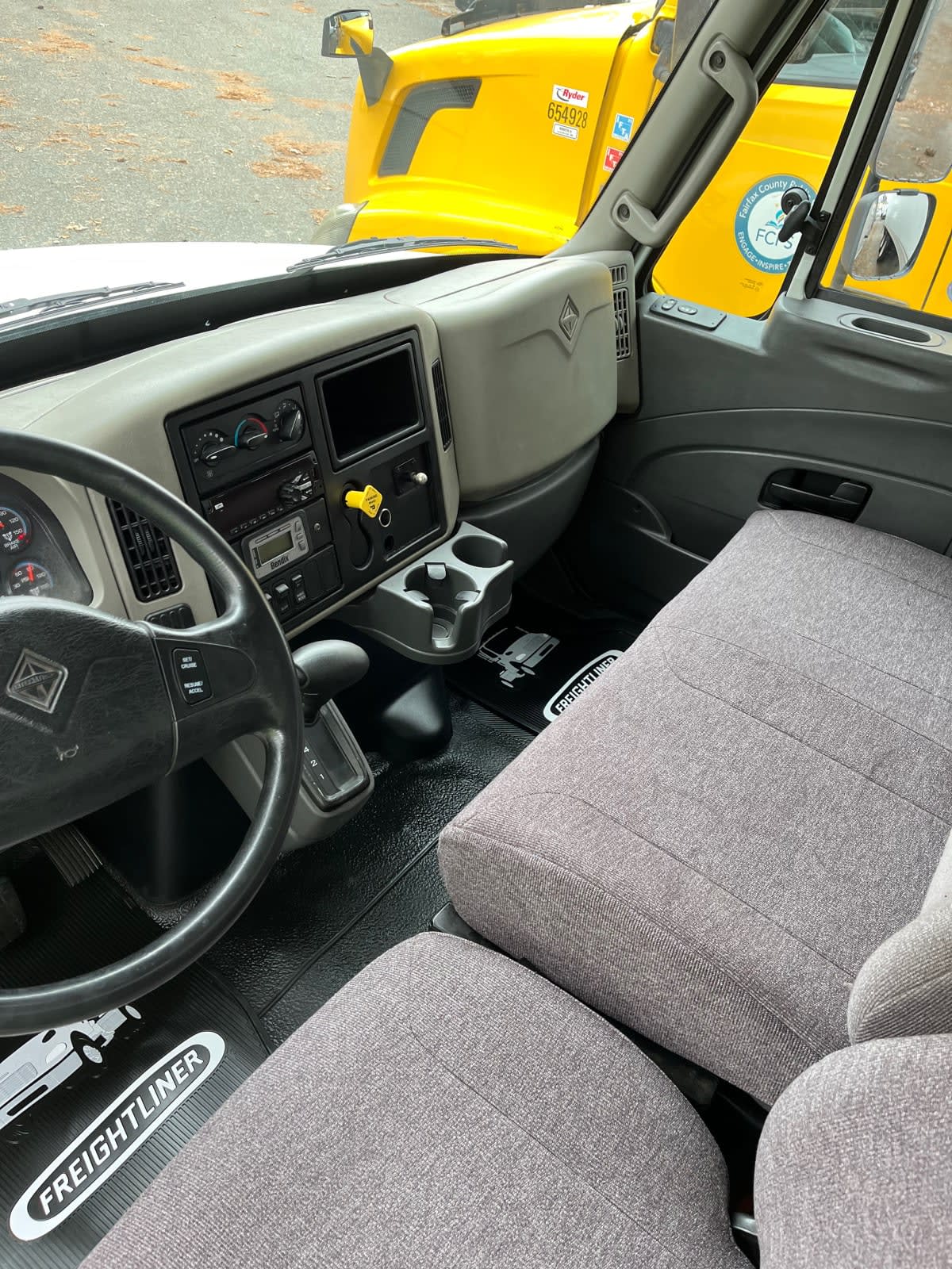 2018 Navistar International 4300 787009